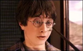 Quel sortilge Hermione lance-t-elle aux lunettes d'Harry ?