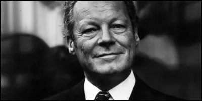Pour quel raison le chancelier allemand Willy Brandt a-t-il démissionné ?