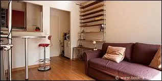 Quel garon vit dans un studio ?