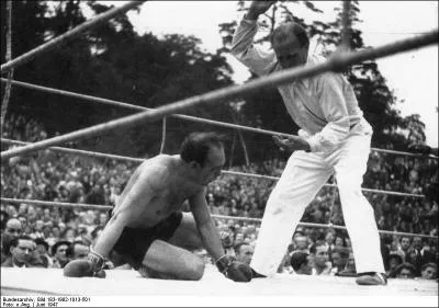 Que fait cet arbitre ?