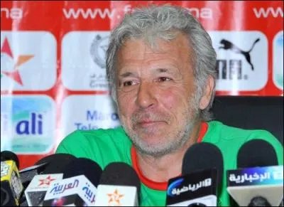 Depuis Juillet 2010 il est devenu le slectionneur de l'quipe national de