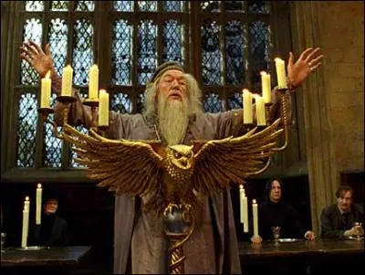 De quel mal est atteint Dumbledore lors de la sixime anne d'tude de Harry ?