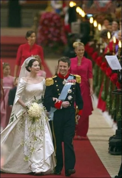Voici une photographie du mariage du Prince hritier Frederik du Danemark avec Mary Donaldson, roturire australienne, qu'il a rencontr ?