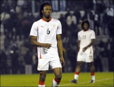 Commenons par le Burkina Faso. Dans quel club joue Bakary Kon ?