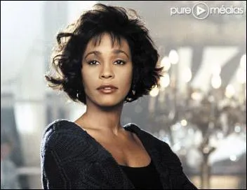Whitney Houston chantait ''I Will Always Love You'' pour le film ''Bodyguard'' . Qui était l'acteur garde du corps ?