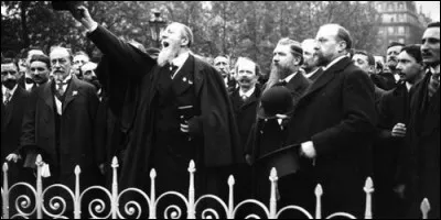 Qui tenta un Coup d'Etat le lendemain des funérailles de Félix Faure ?