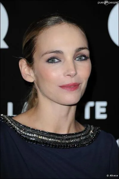 Actrice et chanteuse !