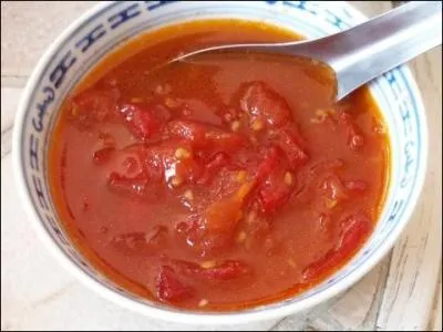 Quel ingrdient ne se trouve pas dans la sauce aigre-douce ?