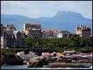Je vous emmne au bord de la mer, dans la ville de Biarritz ( 64 ) o les habitants se nomment ...