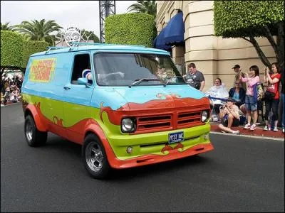 Comment s'appelle la voiture du Scooby Gang ?