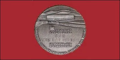 Quelle médaille est attribuée après large enquête par Yad Vashem ?