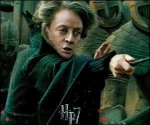 Lors de la fuite de Hagrid, pendant la cinquime anne de Harry, McGonagall est gravement blesse alors qu'elle tente d'aider le demi gant. Par qui, et comment est-elle blesse ?