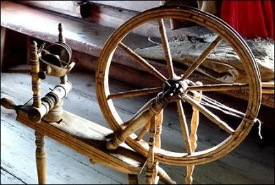 Dans quelle chanson peut-on entendre : 'Dans la chanson de nos pre, Monsieur de Malbrough est mort, si c'tait un pauvre hre on n'en dirait rien encore' ?