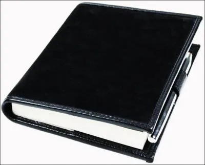 Elle fut l'pouse de 'Mister Renard' et a chant le velours avec son titre 'Mon carnet de velours'. Qui est-elle ?