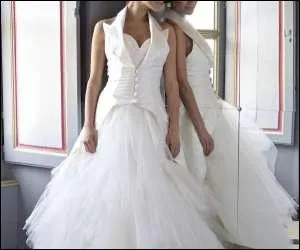 'Ta robe en taffetas, c'est celle que je serre dans mes bras. Depuis 10 ans jolie maman, tu es au paradis'. Quel groupe, plus connu pour son titre 'Oh les filles' chantait ' a dans les annes 70 ?