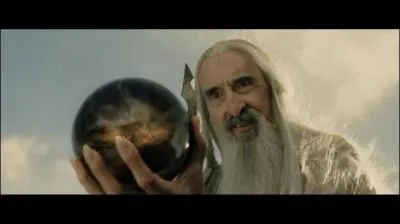 Dans la trilogie, comment meurt Saroumane ? (version longue)