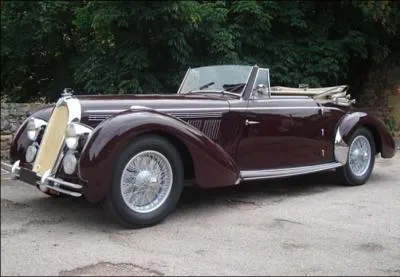 Cette marque cre en 1903 et disparue dfinitivement en 1987 , connue ses heures de gloire aprs guerre avec entre autres ce modle de 1947 :