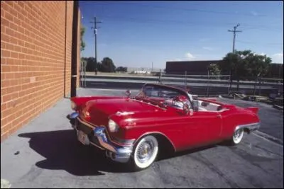 Voiture mythique de la fin des annes 60, c'est une Cadillac...