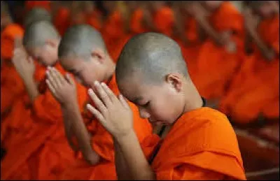 À Marseille, les boudhistes aime le lart.