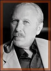 Ecrivain, journaliste, membre de l'Acadmie franaise, homme de radio dcd en 2011 :