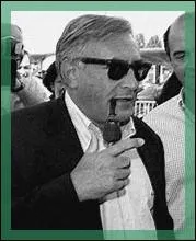 Et pour terminer une photo authentique d'un fumeur fort connu ; photo antrieure ou postrieure  l'affaire a prciser ... . .