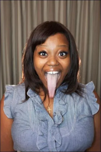 Chanel Tapper possde la plus longue langue du monde (9, 75cm). Qu'a-t-elle dclar pouvoir faire avec ?