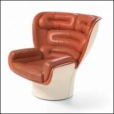 Ce Joe est un grand designer, dont voici une des oeuvres. Il porte en fait le nom d'un clbre enquteur...