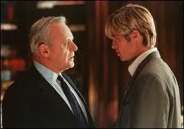 Anthony Hopkins est ici avec Joe Black, que joue Brad Pitt. Qui est Mr Black ?