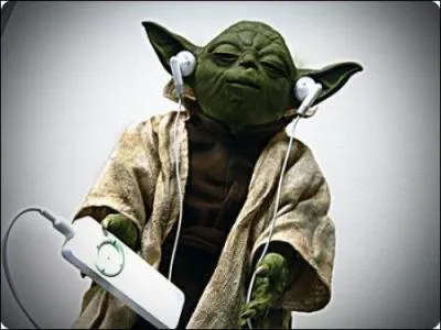 Sur cette image, son ... , Matre Yoda coute.