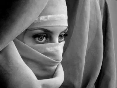 Qui s'en prend  la soeur de Saladin ?