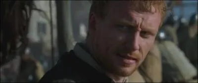 Je joue le Dr Owen Hunt dans la srie 'Grey's Anatomy'. Dans 'Kingdom of Heaven', j'incarne le sergent anglais faisant partie de l'escorte de Godefroy d'Ibelin, qui suis-je ?