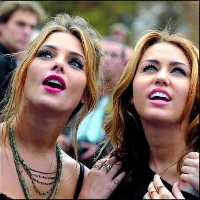 Elle a jou dans un film aux cts de Ashley Greene, lequel ?