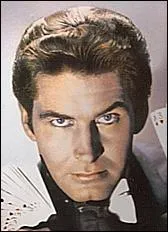 Ce magicien amricain est un matre trs admir et encore imit aujourd'hui de la manipulation des cartes et des colombes, qu'il fit apparatre, le premier, de ses mains sans accessoires (foulards)