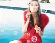 Quel passe-temps a Nina Dobrev ?