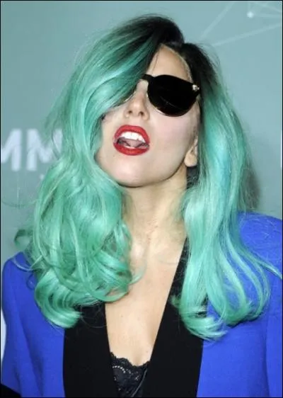 Eh oui, Lady Gaga a des connaissances en franais ! Mais dans quel tube nous le montre-t-elle ?