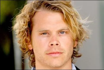 Il est officier de liaison entre la NCIS et...