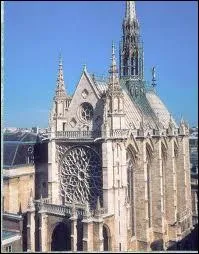 Sous quel Roi de France fut construite la Sainte Chapelle, un des plus anciens vestiges du palais de la Cit ?