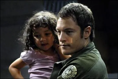 Comment s'appelle la fille de Helo et de la Cylon Athena ?