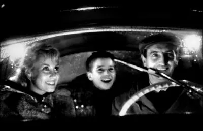 Quel film Antoine et ses parents vont-ils voir au Gaumont-Palace ?