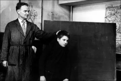 A l'cole, qu'est-ce qui est 'tombe du ciel' ?