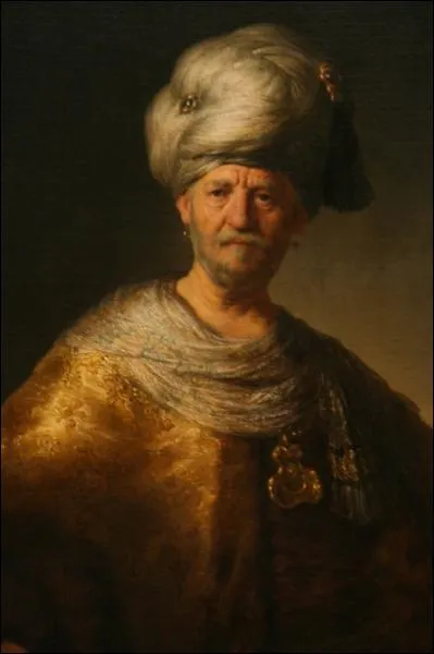 Un homme en costume oriental