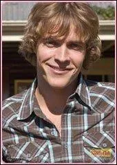 Quel est le nom de famille de Max ?