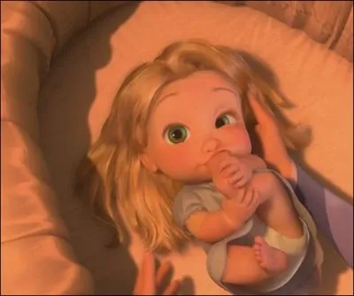 Que tente de faire la Mre Gothel aprs la naissance de Raiponce ?