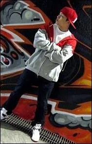 Qui est chanteur et chorgraphe, n le 3 dcembre 1985 ?