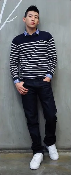 Dans quel groupe tait-il avant , dont il tait le leader ?