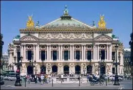 Qui est l'architecte de ce palais ?