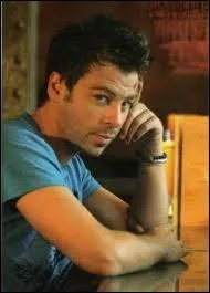 Qui est ce chanteur ?