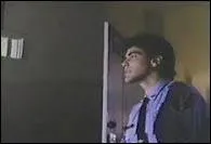 Et que dire de George Clooney (What else ? ! ) dans ce film de 1986 o des jeunes tournent un film sur un campus. De quel film s'agit-il ?