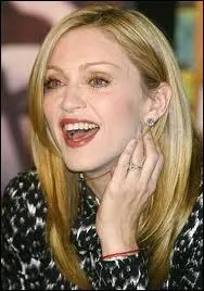 Quel est le premier tube de la chanteuse Madonna ?