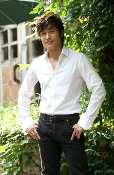 De quelle nationalit est-il ?